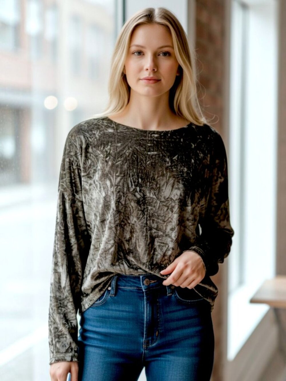 Umgee Olive Green Crushed Velver Bateau Neck L/S Pullover Tunic Size L NWT